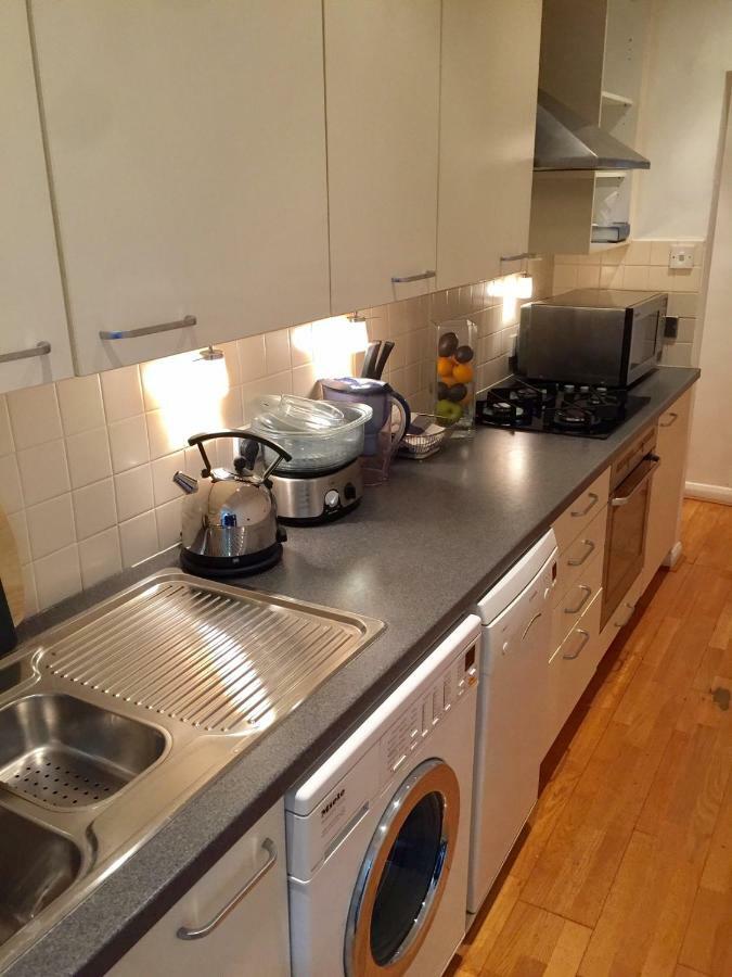 Stylish Apartment In Victoria Лондон Екстер'єр фото