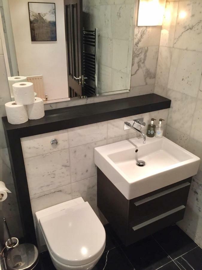 Stylish Apartment In Victoria Лондон Екстер'єр фото