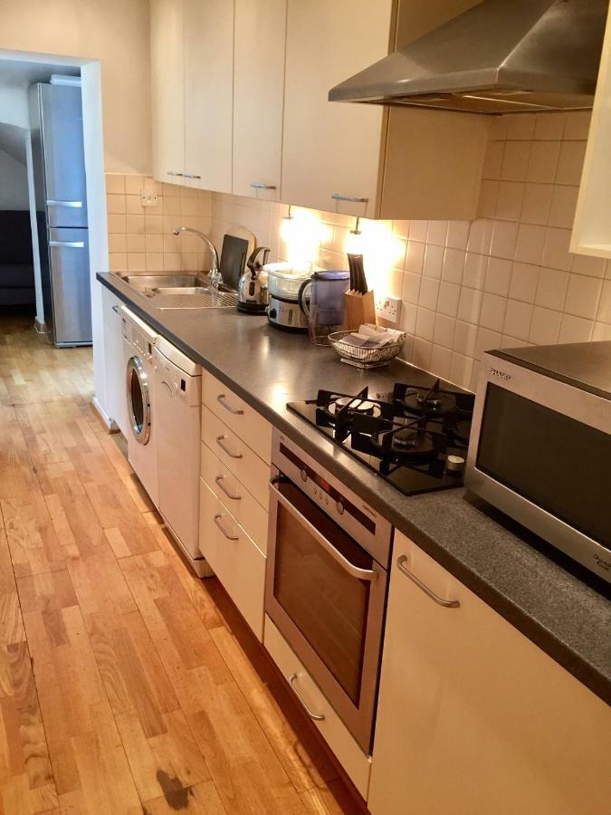 Stylish Apartment In Victoria Лондон Екстер'єр фото