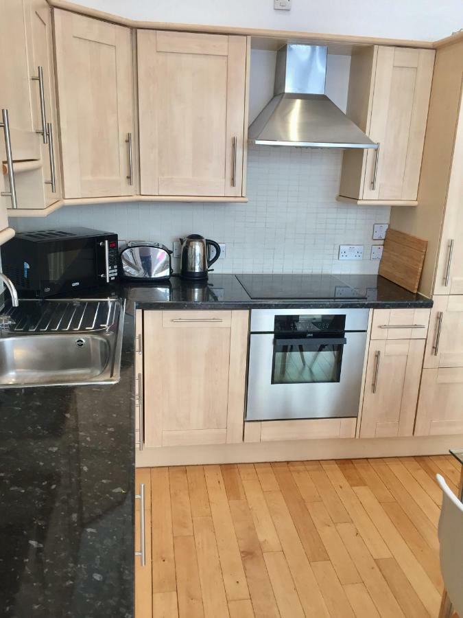 Stylish Apartment In Victoria Лондон Екстер'єр фото
