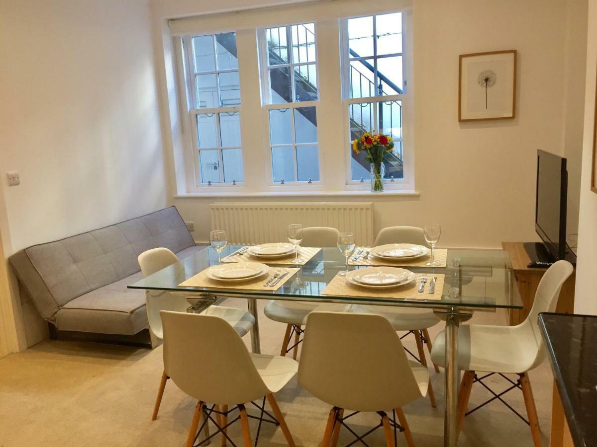 Stylish Apartment In Victoria Лондон Екстер'єр фото